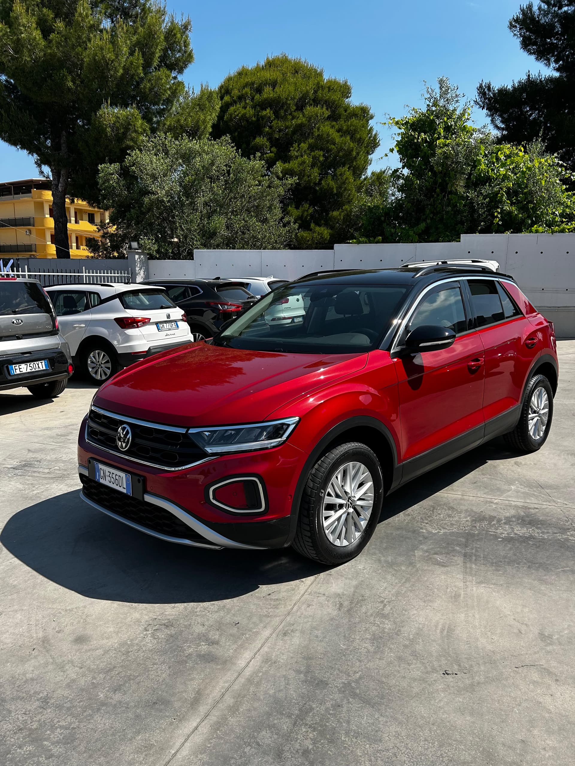 volkswagen T-ROC LIFE